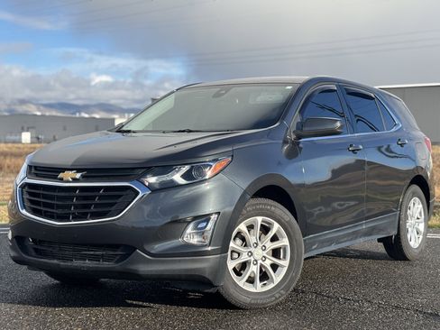 Used 2020 Chevrolet Equinox LT image 3
