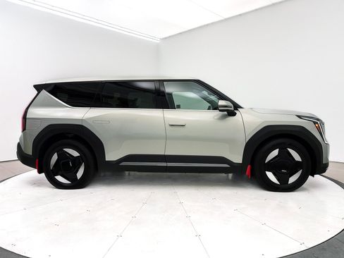 Used 2024 Kia EV9 Light Long Range image 35