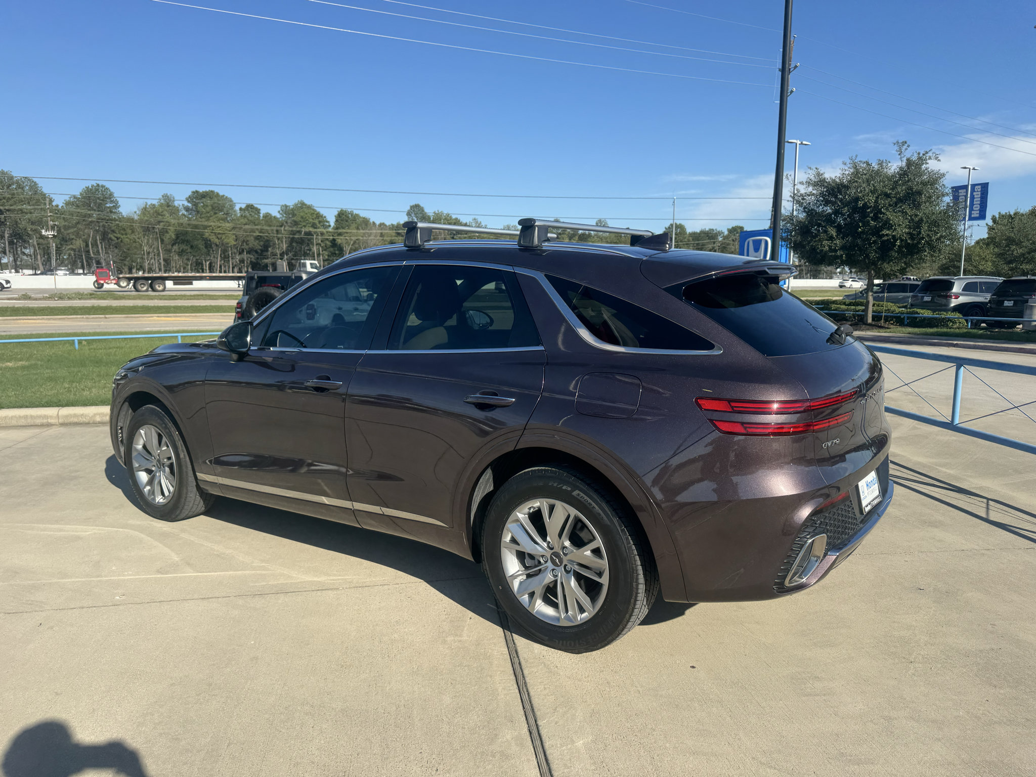 Used 2023 Genesis GV70 2.5T w/ Cargo Package AWD/4WD image 6