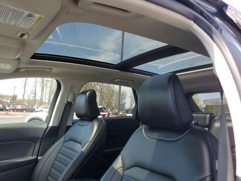 Certified 2024 Ford Edge SEL w/ Convenience Package AWD/4WD image 11