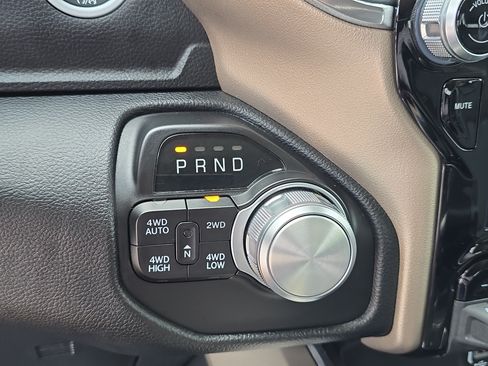Used 2022 RAM 1500 Laramie AWD/4WD image 26