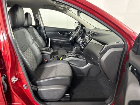 Used 2022 Nissan Rogue Sport SV w/ Technology Package image 28