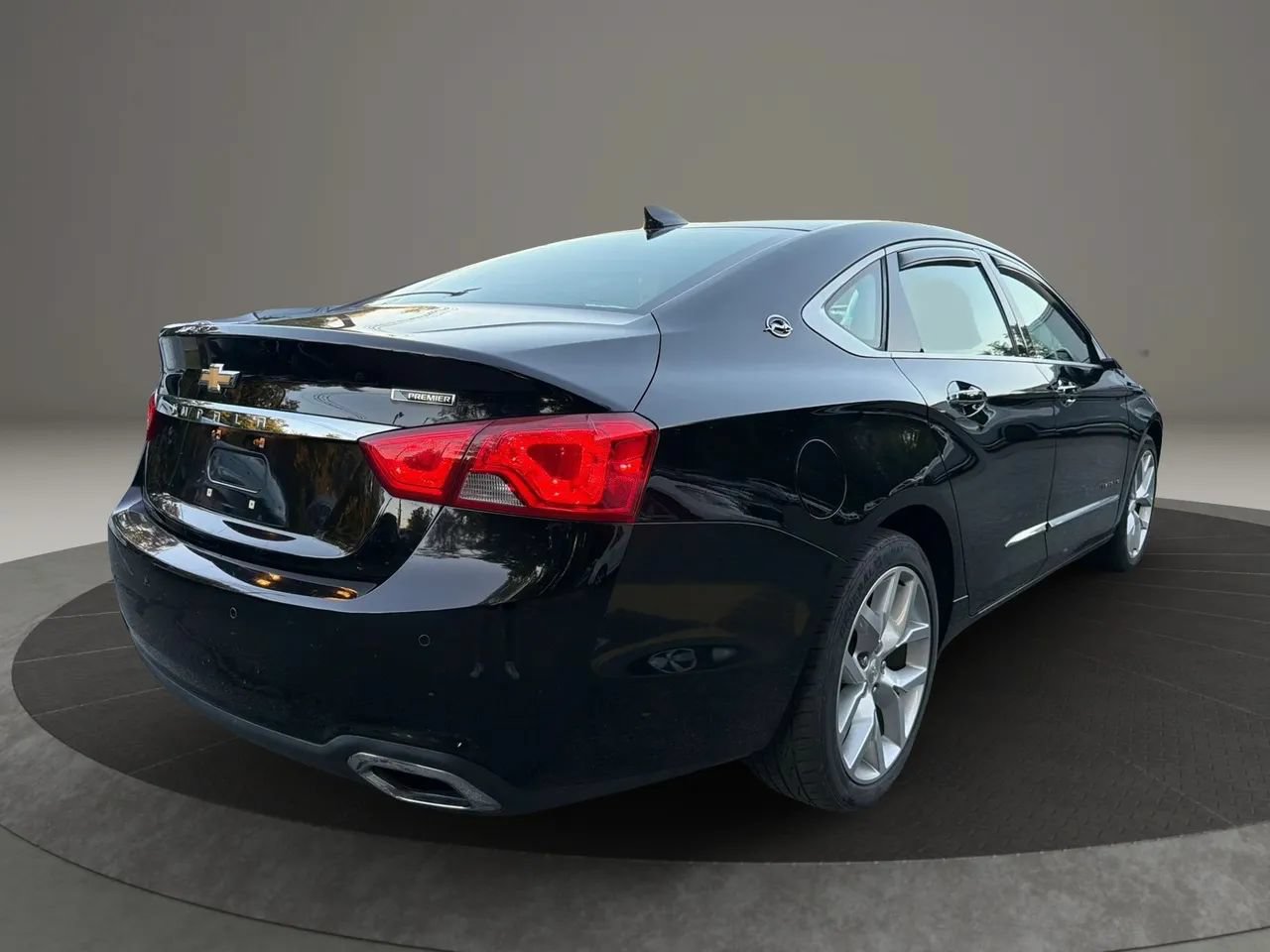 Used 2018 Chevrolet Impala Premier FWD image 5