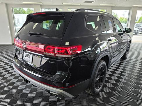 New 2026 Volkswagen Atlas Peak Edition AWD/4WD image 3