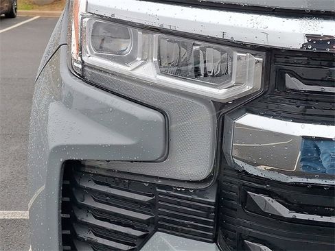 Used 2024 Chevrolet Silverado 1500 LT w/ Z71 Off-Road Package image 9