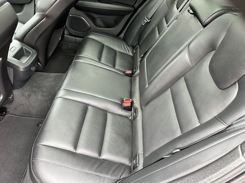 Used 2025 Volvo V60 B5 Cross Country Plus image 11