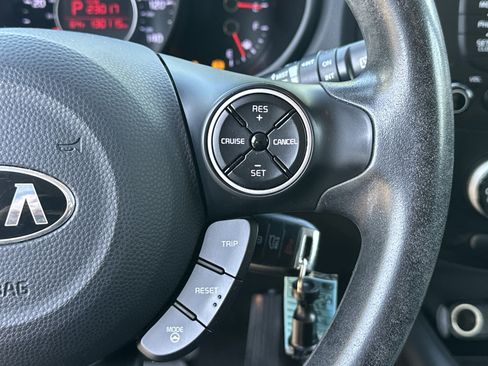 Used 2015 Kia Soul + image 25