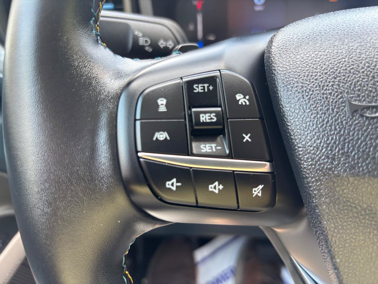 Used 2025 Ford Maverick Lobo AWD/4WD image 17