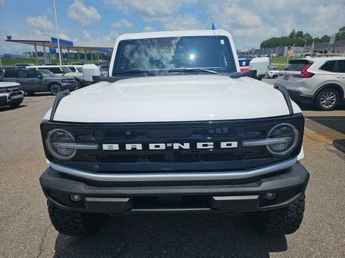 Used 2025 Ford Bronco Outer Banks AWD/4WD image 2