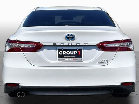 Used 2018 Toyota Camry XLE FWD image 4