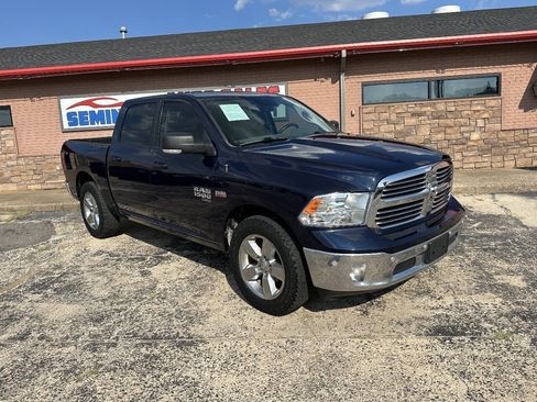 Used 2019 RAM 1500 Lone Star RWD image 1