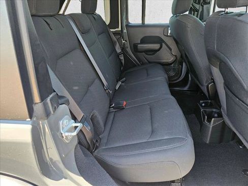 Used 2022 Jeep Wrangler Unlimited Sport AWD/4WD image 19