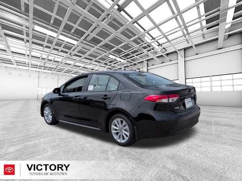 Used 2026 Toyota Corolla LE w/ LE Premium Package FWD image 5