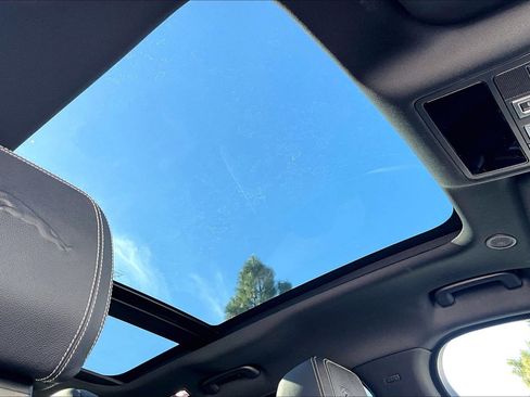 Used 2025 Jaguar F-PACE R-Dynamic S image 29