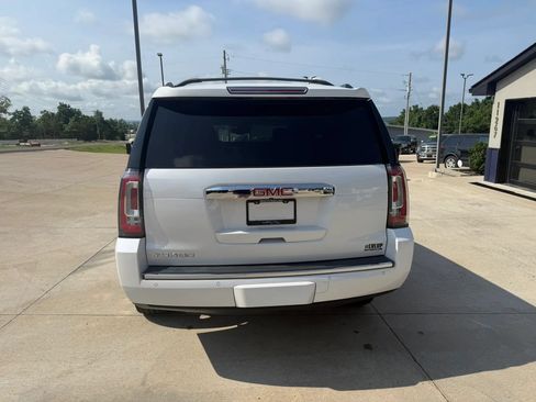 Used 2019 GMC Yukon Denali w/ Denali Ultimate Package AWD/4WD image 8