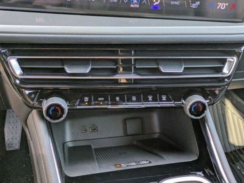 New 2026 Chevrolet Traverse LT w/ Sun and Wheel Package FWD image 21