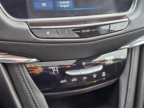 Used 2017 Cadillac XT5 Luxury image 29