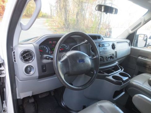 Used 2011 Ford E-250 and Econoline 250 Extended w/ PWR Group image 8