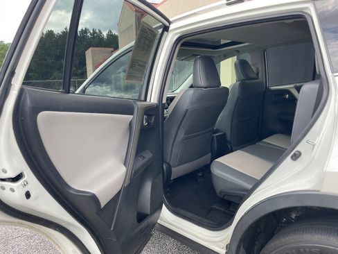 Used 2014 Toyota RAV4 Limited AWD/4WD image 16