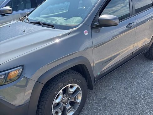 Used 2019 Jeep Cherokee Trailhawk w/ Comfort/Convenience Group AWD/4WD image 8