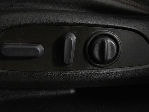 Used 2022 Chevrolet Traverse RS image 19