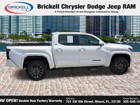 Used 2025 Toyota Tacoma SR5 AWD/4WD image 4