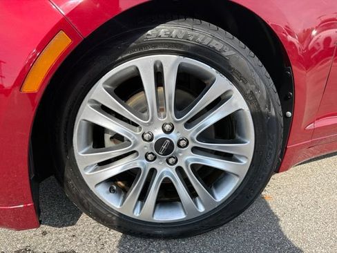 Used 2013 Lincoln MKZ FWD image 9