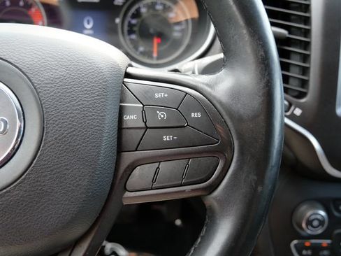 Used 2019 Jeep Cherokee Trailhawk w/ Cold Weather Group AWD/4WD image 18