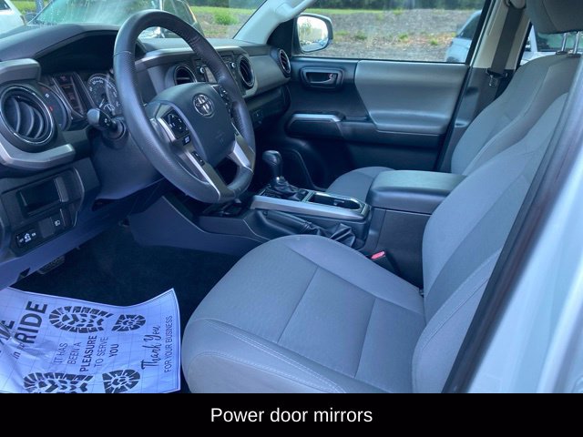 Used 2018 Toyota Tacoma SR5 AWD/4WD image 8