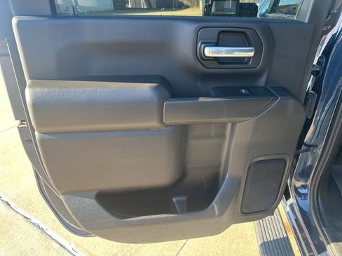 Used 2020 Chevrolet Silverado 2500 Custom w/ Custom Convenience Package image 18