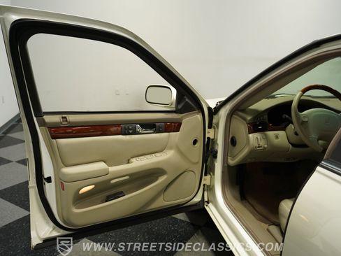 Used 1998 Cadillac Seville STS w/ Heated Seats Pkg image 34