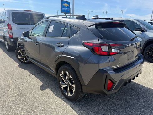 Used 2025 Subaru Crosstrek 2.0i Premium image 4