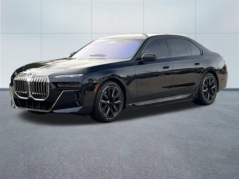 Used 2023 BMW i7 xDrive60 AWD/4WD image 12