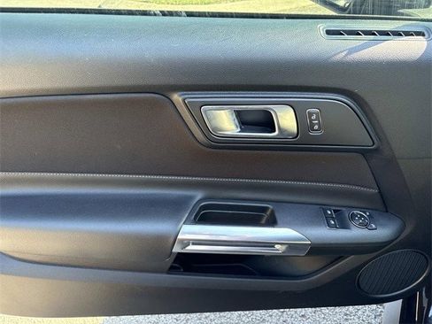 Certified 2022 Ford Mustang Coupe image 17