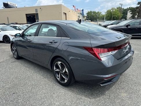 Used 2023 Hyundai Elantra Limited FWD image 20