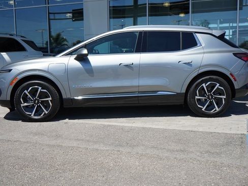 New 2025 Chevrolet Equinox EV LT image 5