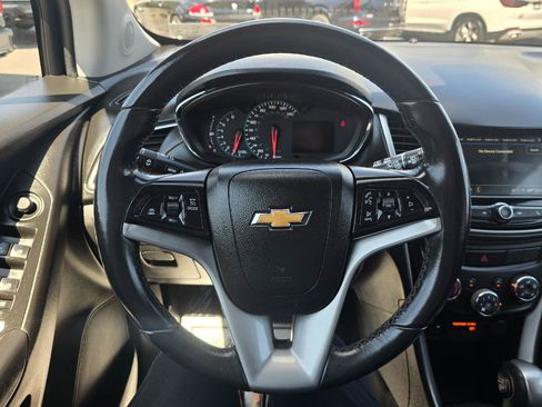 Used 2019 Chevrolet Trax LT FWD image 7