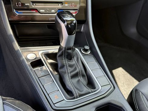 Used 2025 Volkswagen Jetta SEL FWD image 22