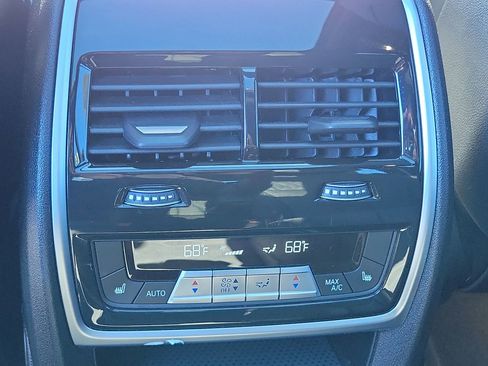 Used 2024 BMW X7 M60i w/ Executive Package image 23