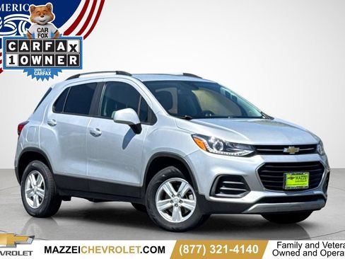 Used 2022 Chevrolet Trax LT w/ LT Convenience Package AWD/4WD image 1