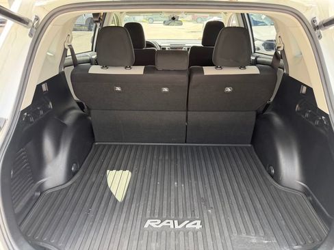 Used 2017 Toyota RAV4 XLE FWD image 7