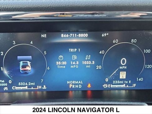 Used 2024 Lincoln Navigator L Reserve AWD/4WD image 35