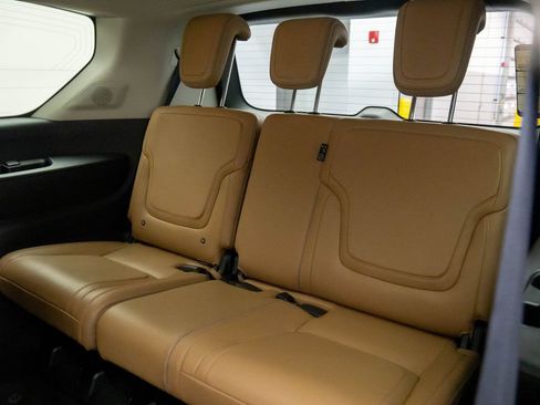 New 2026 INFINITI QX80 Luxe w/ Cargo Package AWD/4WD image 17