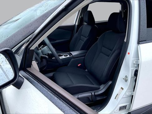 Used 2023 Nissan Rogue S AWD/4WD image 8