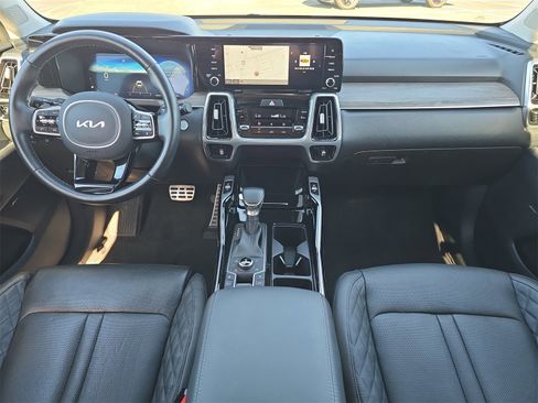 Used 2023 Kia Sorento SX Prestige image 9