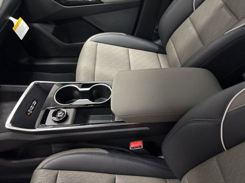 New 2026 Chevrolet Equinox LT w/ Convenience Package II image 15