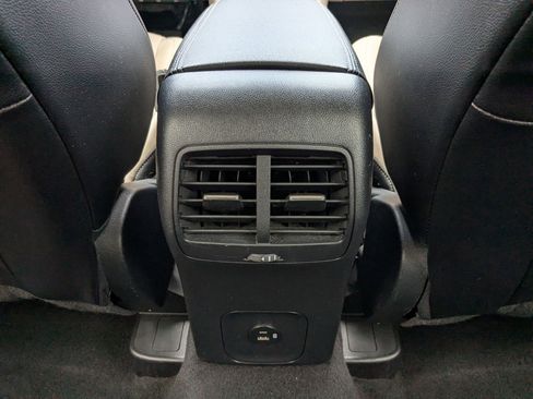 Used 2020 Ford Escape Titanium AWD/4WD image 28