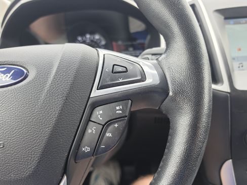 Used 2017 Ford Edge SEL w/ Equipment Group 201A AWD/4WD image 19