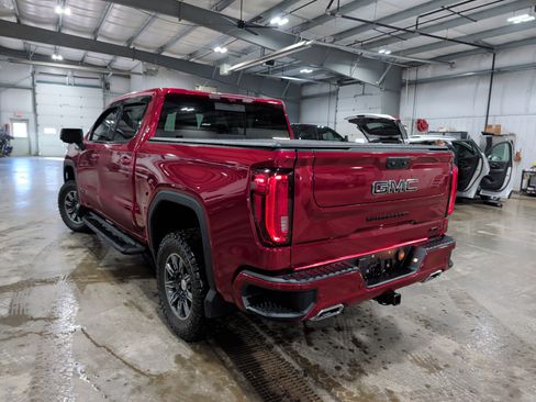 Used 2024 GMC Sierra 1500 AT4 w/ Technology Package AWD/4WD image 4