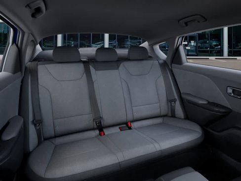 New 2025 Kia K4 LXS image 16